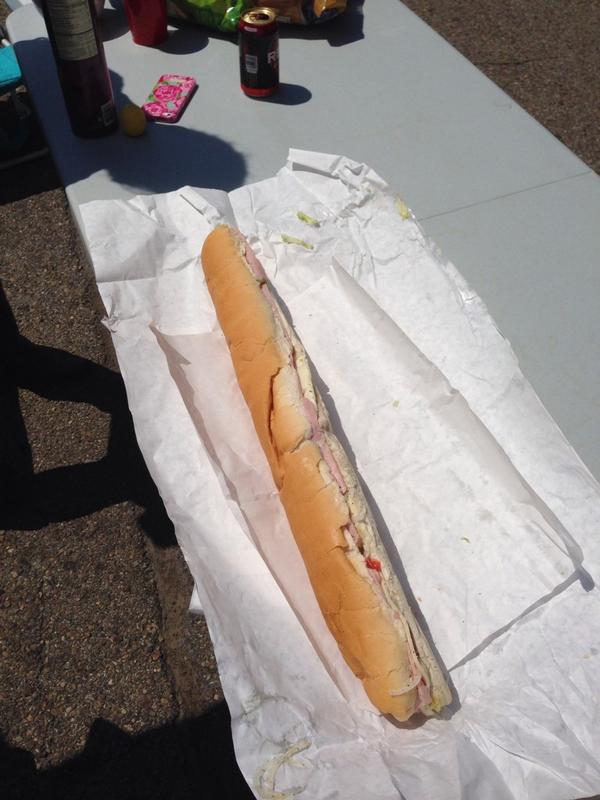 johnecassin's tweet photo. This is how we tailgate in Pittsburgh #trianglebar #JasonAldean http://t.co/kKka0SHQt0