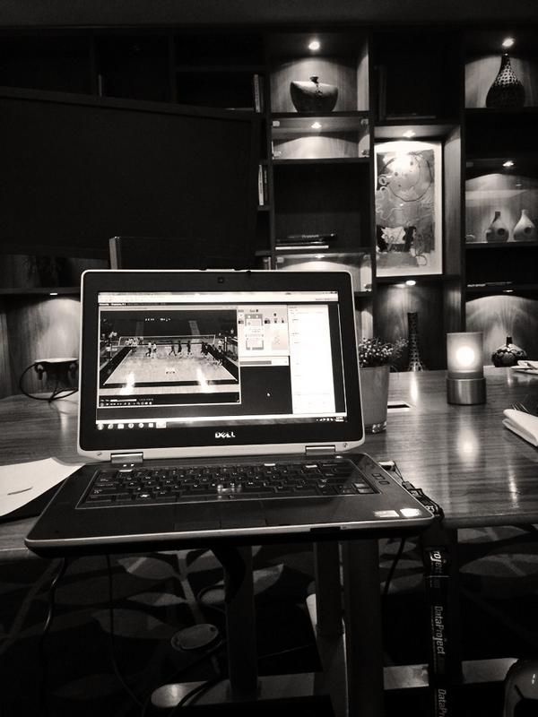 DataVolleyProbs's tweet image. Now that&apos;s dedication #datavolleyproblems “@dbrayyy: datavolley even on vacay. @DataVolleyProbs. http://t.co/zwEU88Jhb2”