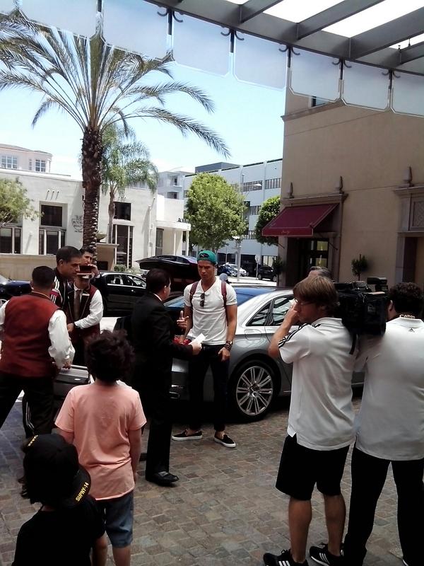 Cristiano Ronaldo and Floyd Mayweather in LA Lipstick Alley