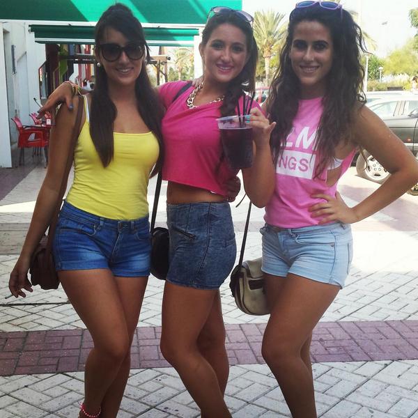 chiquiiifg's tweet photo. de ferioteooo :) @SheilaL83  @laura_2093 http://t.co/9paxQEIYXp