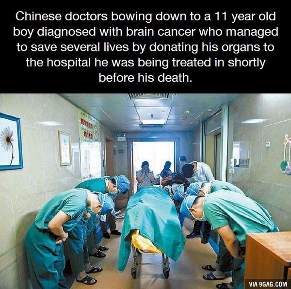 9GAG's tweet photo. The world needs more people like this http://t.co/clnkXqm5iL http://t.co/sDdc6b5bRB