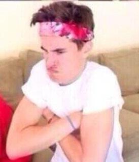 CuteO2Lpics's tweet image. When you don't get the the fan T-shirt you wanted 😡