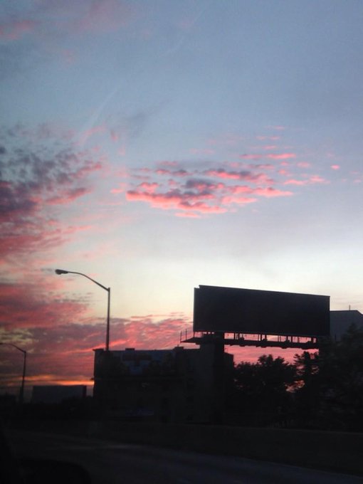 Sunrise #nofilter #latergram http://t.co/v7xbuBD9oQ<a href="/tag/nofilter"class="tags">#nofilter</a><a href="/tag/latergram"class="tags">#latergram</a>