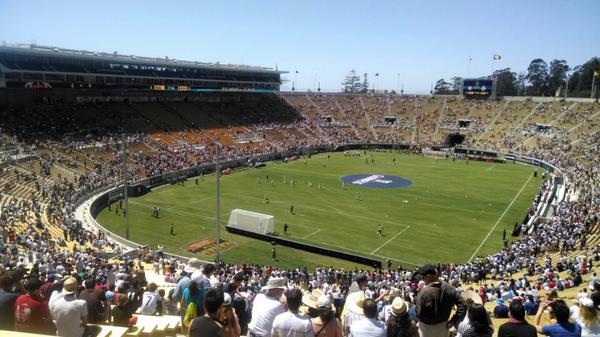 arkipelagu's tweet photo. #RealvsInter beautiful Saturday afternoon for soccer! (@ California Memorial Stadium - @cal) https://t.co/DBa6oi52rU http://t.co/3N5kImhPaA