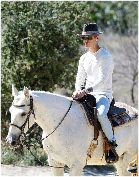 whenujustin's tweet photo. who needs a prince when you have Justin.
#MTVHottest Justin Bieber  #BestFandom2014 Beliebers http://t.co/XKLhWVQx6m