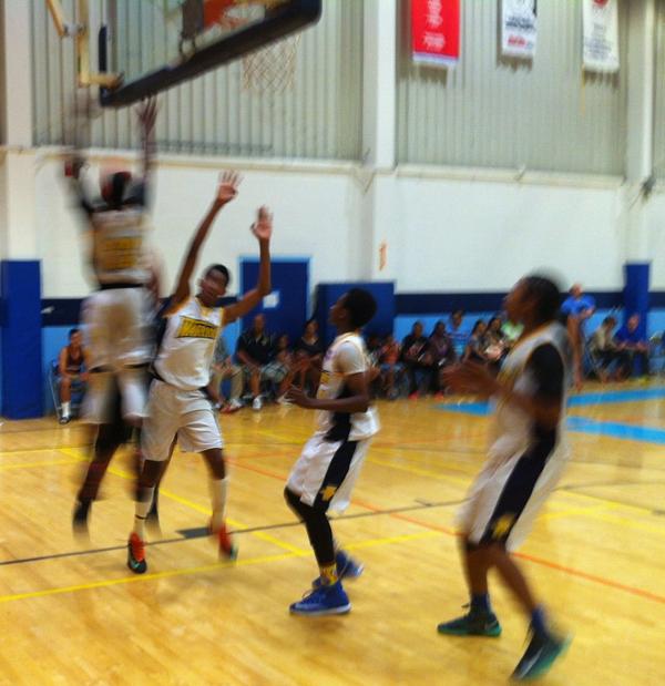 Bball action at <a href="/sosbball/">sosbball</a> <a href="/NorthPoleHoops/">NPH</a> <a href="/DrewEbanks/">OnPointBasketball</a> @HoopsCanada @ABSontario <a href="/CoachGrannum/">F. Grannum</a> <a href="/hoopstarscanada/">Barry Hayes</a>