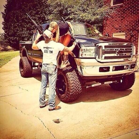 RednecksNews's tweet photo. #ThisCouldBeUsButYouPlayin http://t.co/fqRRF1tYFD
