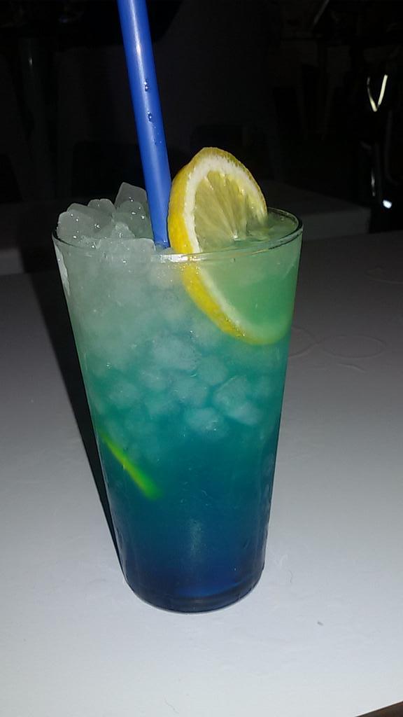 Xere_Ga's tweet photo. Granizado electrico!! mmm @Eliasllr http://t.co/aTB7wVeYls
