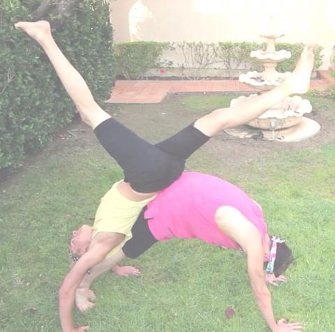 CuteO2Lpics's tweet image. Kian has better legs than me... 😳🙊