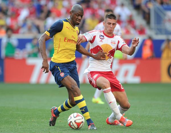 Arsenal's tweet photo. MATCH REPORT: @Arsenal are beaten by the New York Red Bulls in their second pre-season game: http://t.co/dY28K5LCzo http://t.co/baUkKCQbK9