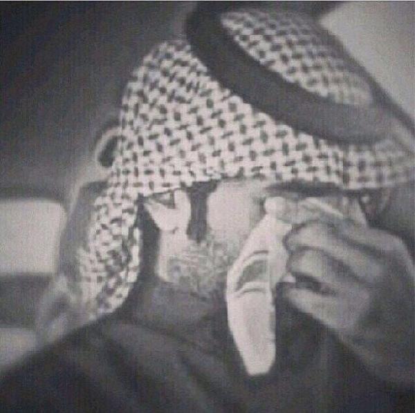 s48671664's tweet photo. حلفت مااسولف ولا اجيب طاريك
لكن عيوني للاسف سولفت بك
الشوق يفضح خص لاقيل وش فيك
كم دمعه يوم انشدوني سرت بك http://t.co/6409L2b60w