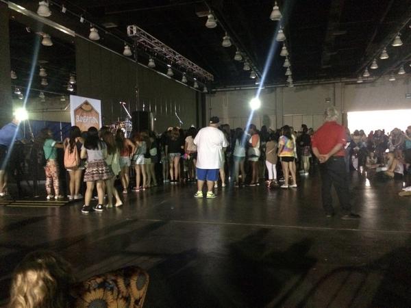 Not_active_01's tweet image. WAITING ON @taylorcaniff @TheMattEspinosa @AaronCarpenter_ @BrentRivera 😍😭😍😭😍😭 #SunsationTour