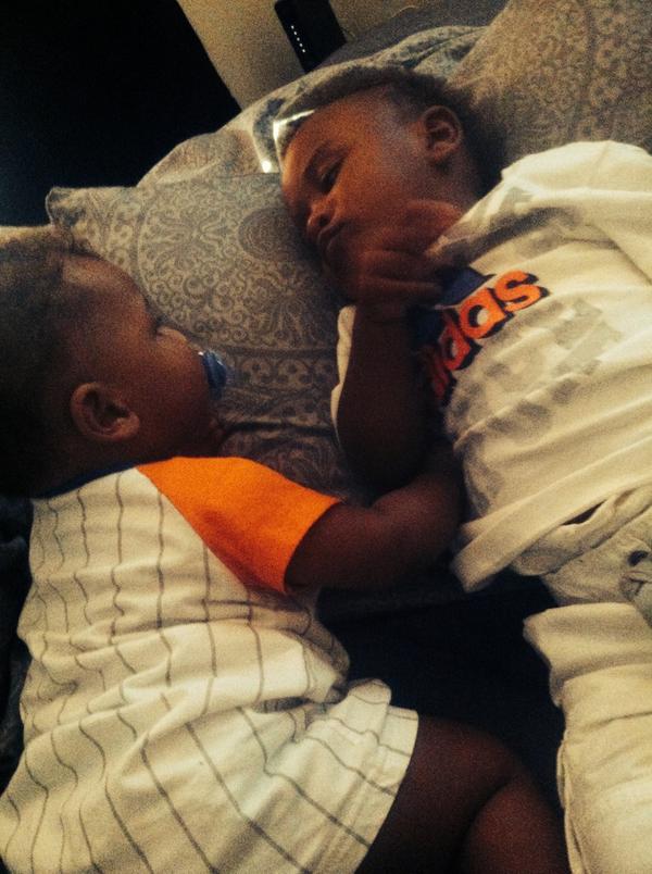 LoveeMonyeaaa's tweet photo. Send A Day With These 2 Handsome Boys👬...IDK Who Big Brother Khi Think He Is Meer Most Like Him💪😍😊 http://t.co/g2qi0gY7W2