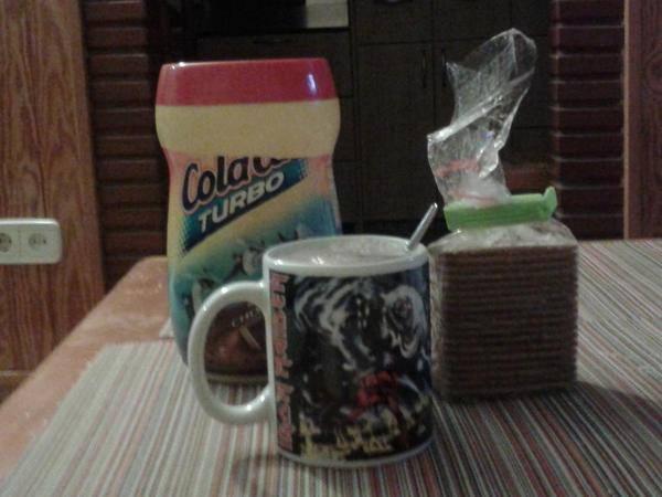 MariinaGalan's tweet photo. @esbeneyto @jmarort @JP_Leon94  😘😘😘 🍵 http://t.co/MCSXhZzzAi