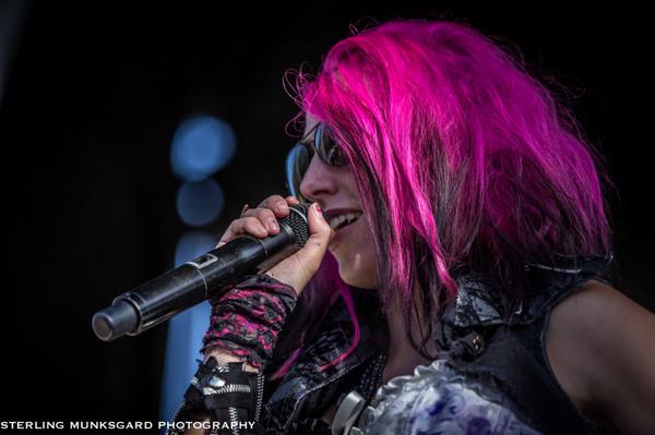 qromag's tweet photo. Photos of @IconForHire from @ShorelineAmp for @VansWarpedTour - http://t.co/QRKIWxm5Su http://t.co/brgK2hToun