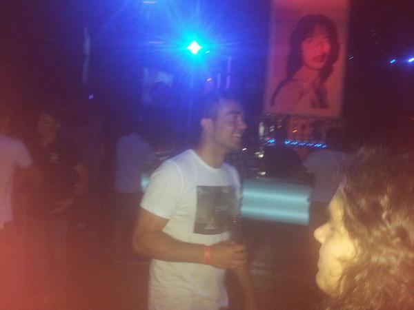 Zunaldo_21's tweet photo. Que pasa con este tío ???? 
Viva el burundangaaaaaa, joder !!!! http://t.co/K9wGlVpmNd