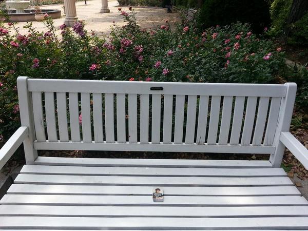 마지막 남아있는 포토카드 나눔합니다. 끌레르 제일 처음에 나왔던 포토카드입니다. 3군데 장소에 각각 따로따로 숨겨져있어요! 엔젤들 양심에 맡깁니다. 한씩만 가지고 가주세요~ 장소는 사진참고!