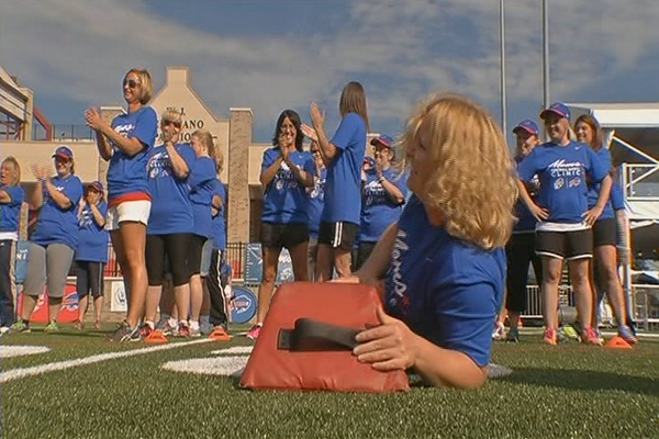 SPECNews1ROC's tweet photo. Moms attend their own football safety clinic http://t.co/2Sv3slyXwT http://t.co/PLeMvuGvTj