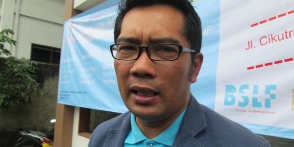 elisabheto's tweet photo. Yeeeayyy "@kompascom: Ridwan Kamil Ogah Masuk Kabinet Jokowi-JK http://t.co/l3gLI4LQgT http://t.co/WdDdWRv89z"