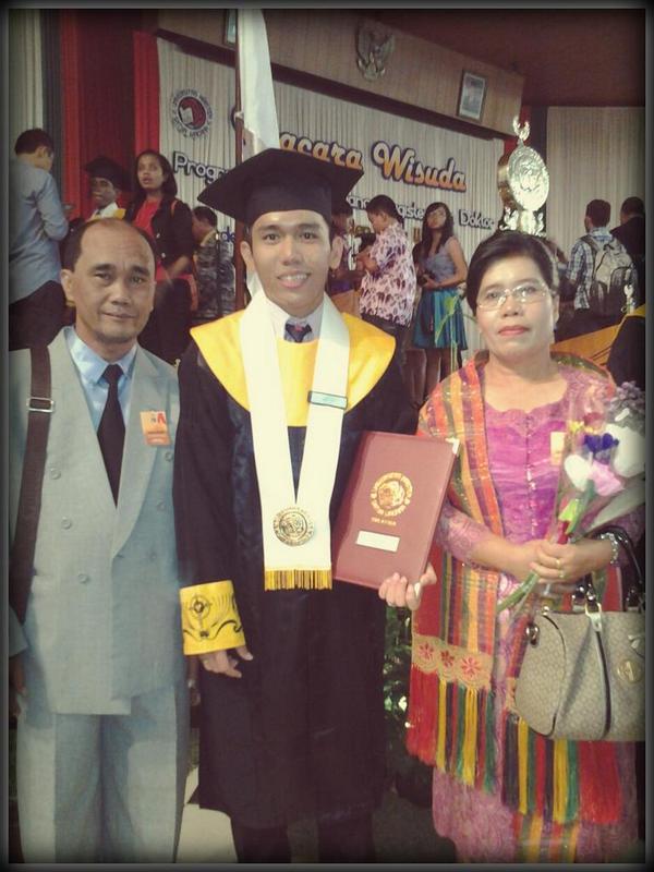 HarisSaragih's tweet photo. Bahagiaku ktika bersama mreka ber 2. http://t.co/MVh6EzHNL2