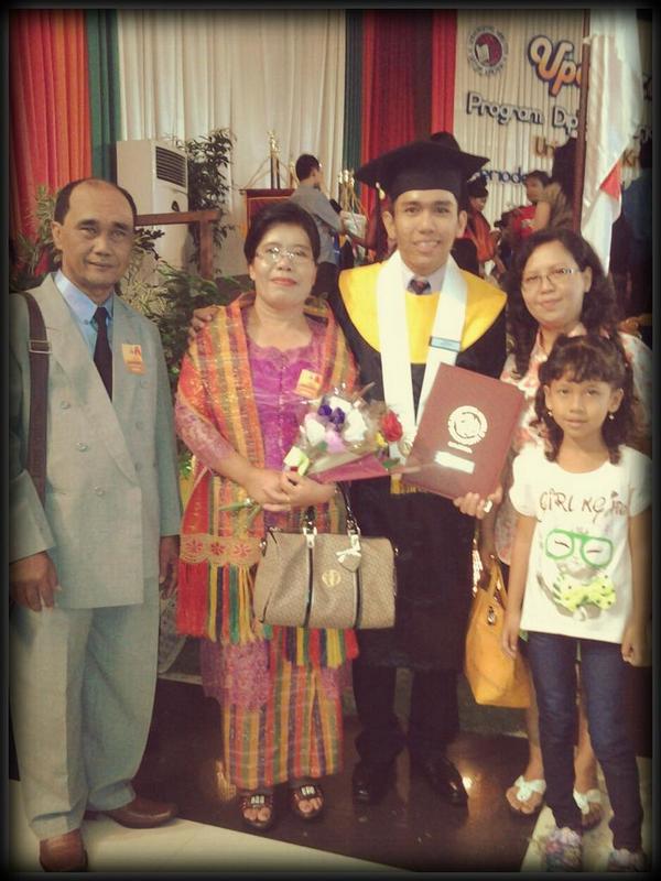 HarisSaragih's tweet photo. Memiliki 2 mama rasanya luar biasa. http://t.co/ZYELNFMEB4