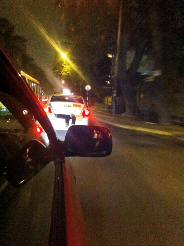 mazucari's tweet image. "@eddyideas: Esto paso x Javier Prado! #ancentral #AlertaNoticias @RPPNoticias @Capital967 @elcomercio. http://t.co/sEfq5gPtVK" Plop!!