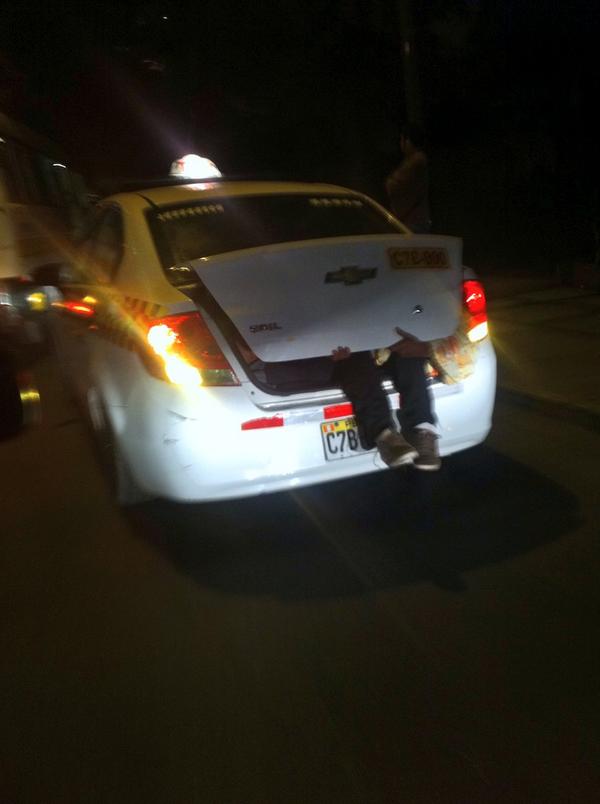 mazucari's tweet image. "@eddyideas: Esto paso x Javier Prado! #ancentral #AlertaNoticias @RPPNoticias @Capital967 @elcomercio. http://t.co/sEfq5gPtVK" Plop!!