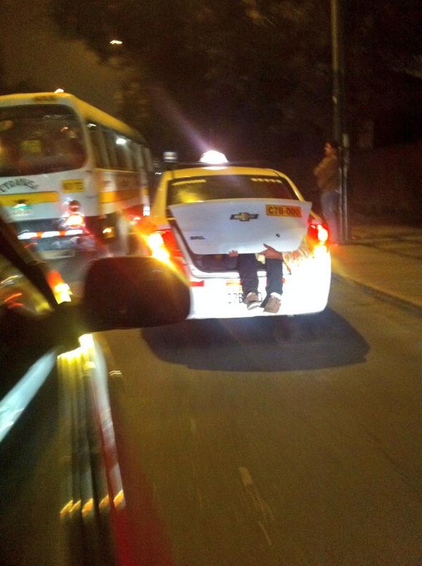 mazucari's tweet image. "@eddyideas: Esto paso x Javier Prado! #ancentral #AlertaNoticias @RPPNoticias @Capital967 @elcomercio. http://t.co/sEfq5gPtVK" Plop!!