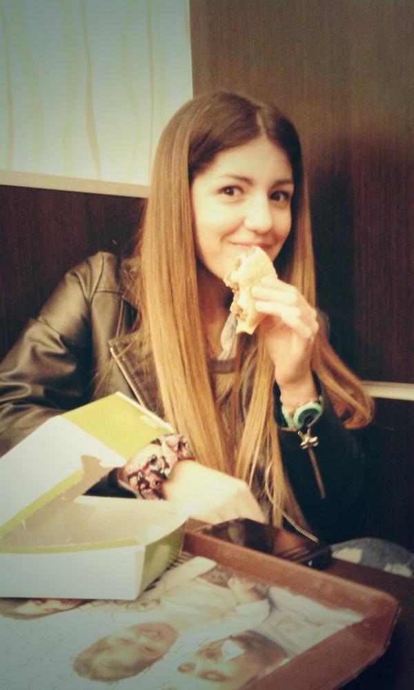 Juliioppici's tweet photo. Uno antes de salir http://t.co/mXUh7zY2vZ