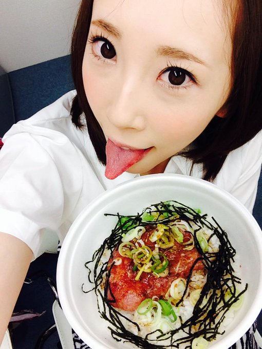 お昼ご飯はネギトロどーん♡ http://t.co/HI9Nq5f63h