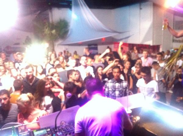 AcliseOfficial's tweet photo. @MicoInTheMix @KylianMash #PartyFunTour2k14 #Monster #Montpellier #Fire http://t.co/MrBxETzVSK