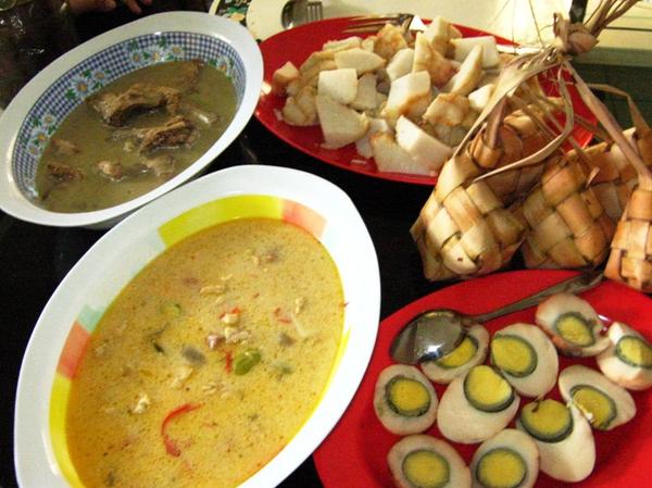 tetangga yang baik *embarassed*

8