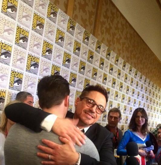 LegiaoDosHerois's tweet photo. UM ABRAÇO DE BOA NOITE PARA TODOS VOCÊS, POR HOJE A ZOEIRA É SÓ. AMANHÃ TEM MAIS #SDCC http://t.co/A4TTdBumrS