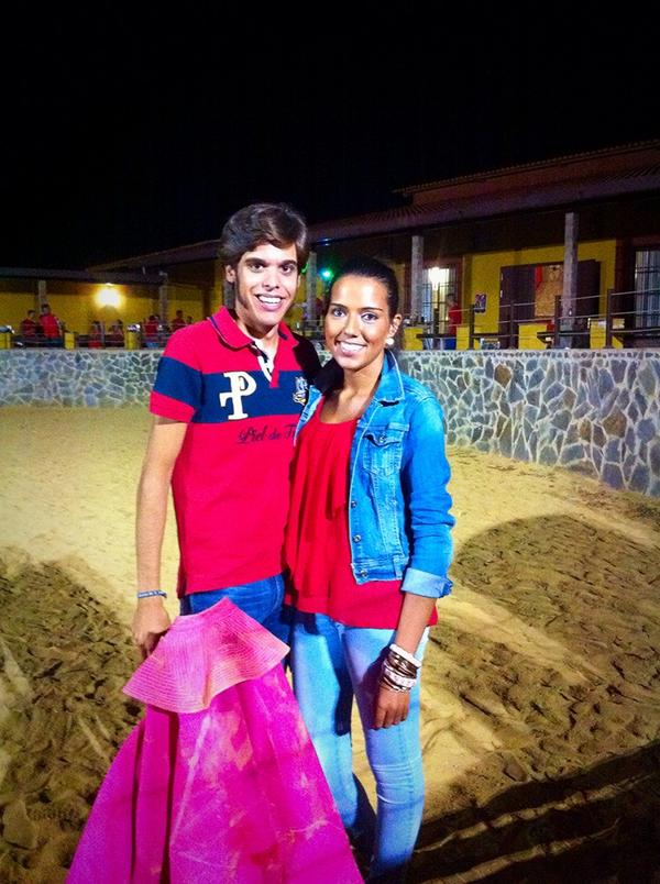 SamuelFdez_G's tweet photo. Buenos días después de una gran noche de Capea, amigos y arte! http://t.co/G5Nr3Fer1w