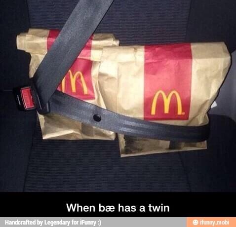 DailyHumorPage's tweet image. When bæ has a twin ifunny.mobi/i/RdG1yuOA2