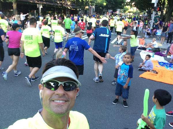 BillWixey's tweet photo. Think I set a new record at #Seafair #TorchlightRun for slapping high fives w everyone I could on the parade route. http://t.co/sZN4UzlwKr