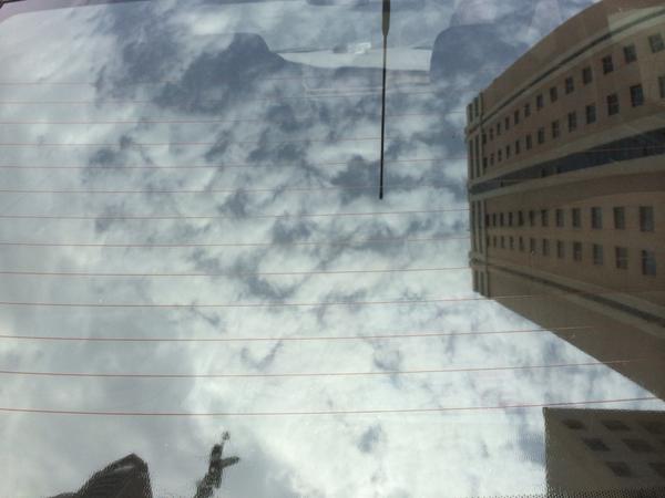 aakankshakalla's tweet image. #Illusionary #RareView of my car. #CloudySharjah #Dubai