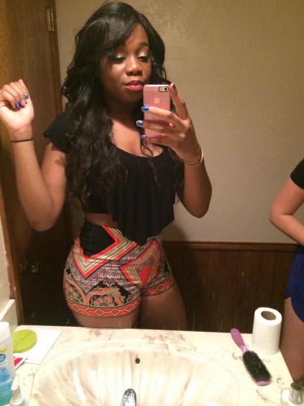 royalbriii's tweet photo. if you saw me at #ReadySetThrow 😈💃 follow me ! http://t.co/nwQTsHd7qt