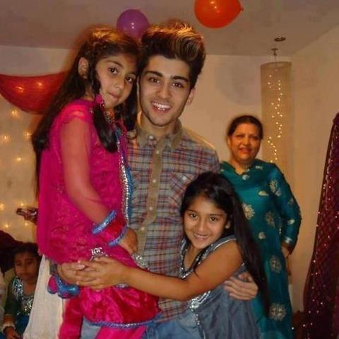skanjbeen's tweet photo. #Throwback 2012 when we got zayns eid pics
I HOPE THIS YEAR HE HAS AN AWESOME EID INSHALLAH
#mtvhottest one direction http://t.co/EOKCAuNNuC