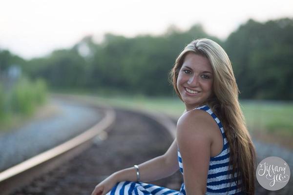 Sneak Peek at my Lexa's Senior Pics 🎓😊💖