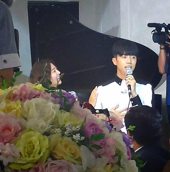 ProudHottests's tweet photo. "@Aummii3: 140727 우영 @ 결혼식  cr: sojuhanjancol http://t.co/nkhJg569Qv"