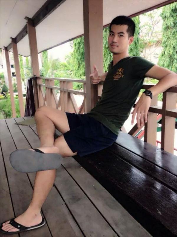 thaisoldier_'s tweet photo. พลทหาร นุ๊ก มารายงานตัวครับ http://t.co/EIkuzoRZuw