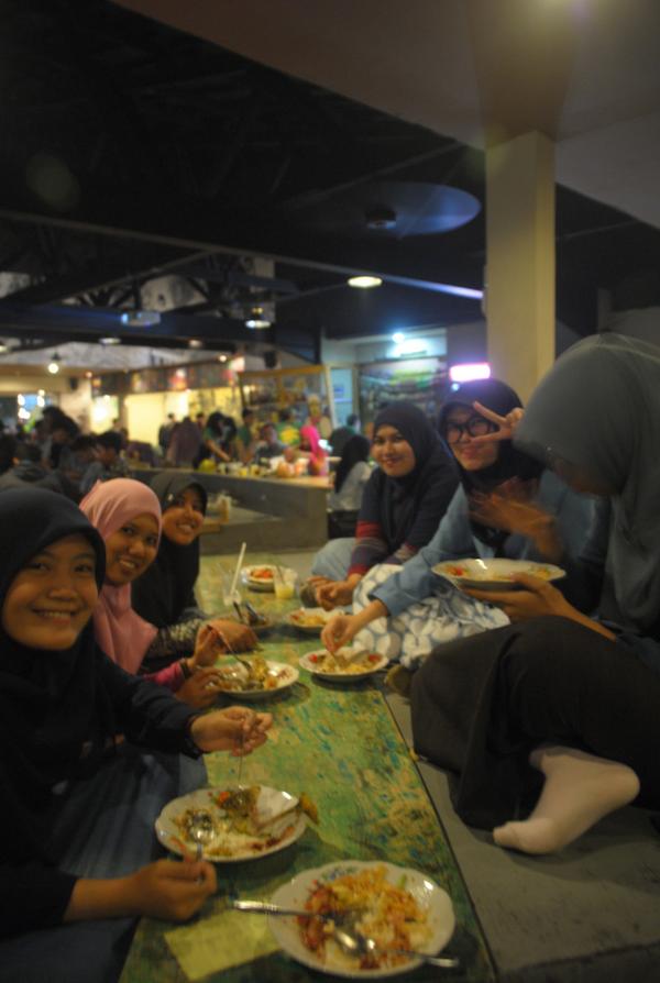 islahbarayers's tweet photo. ini angkatan 15 akhwatnya yg udah ngeluangin waktu buat dateng :D @IslahPusat http://t.co/Wmhn22GzAc