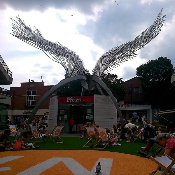 #30daysofadventure day 2: chilling in an unexpected deckchair with a smoothie and a copy of <a href="/PsychologiesMag/">Psychologies</a> :)