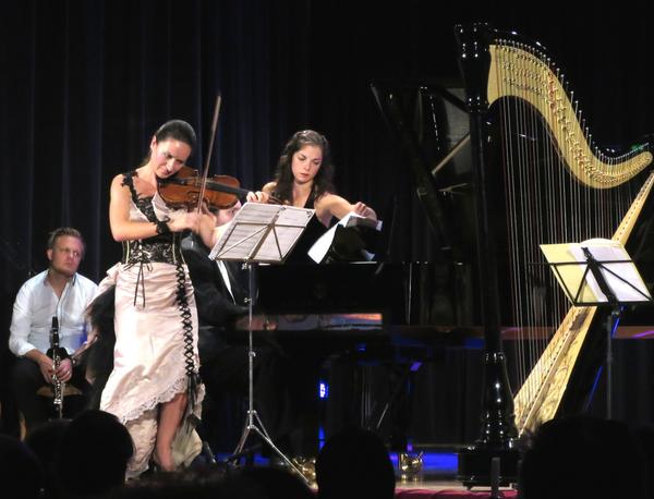 Nouvelle déclinaison de la #robe de Geneviève Laurenceau par <a href="/debocollection/">DEBO collection</a> jeudi soir à #obernai #concert #fashion