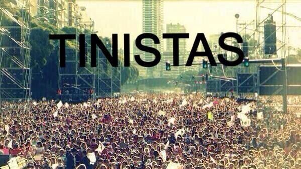 Bien sur elle a pas de fans.. C'est quand je vous devenez mature ? 
#BestFandom2014 Tinistas