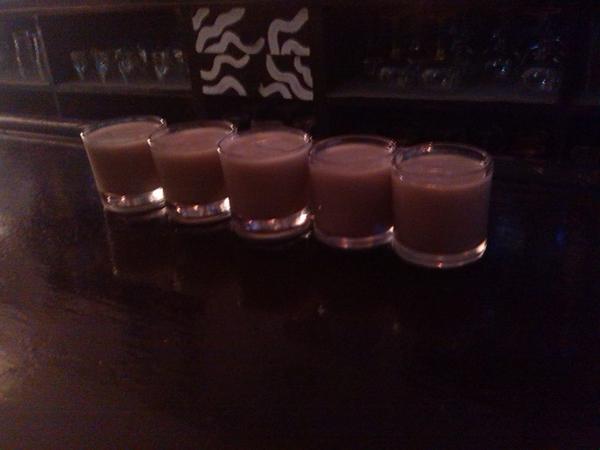 De chupitos iba la cosa anoche con <a href="/jaroo999/">jaro;)</a> <a href="/Chocomary15/">ⓜⓐⓡⓘⓐ ⓘⓡⓔⓝⓔ♡</a> <a href="/eevagaarrido/">Eva Nofuentes Garrido</a> <a href="/ramonmontes87/">ramon montes</a>
