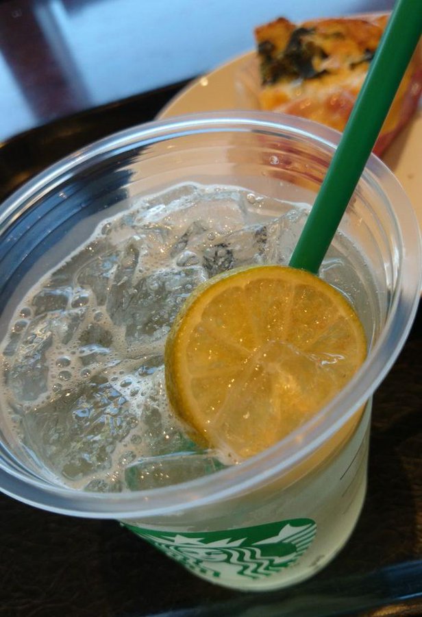 スタバのクールライムの値段とカロリーは おすすめカスタマイズも お食事ウェブマガジン グルメノート