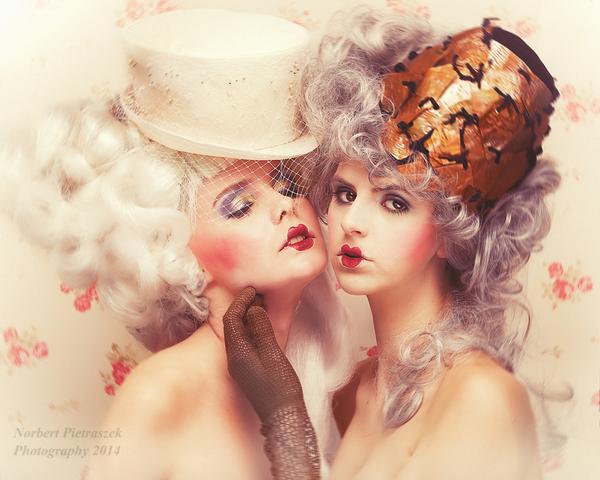 PurplePort's tweet photo. Great shot of the "Baroque Dolls" from #Oxford based #photographer Norbert Pietraszek | http://t.co/Vs1sWqhKFF | http://t.co/Xm8xja7eqM