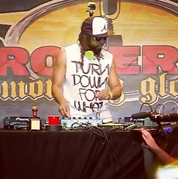 TeeDoggggg's tweet photo. @LilJon went too hard lastnight !! #RoverFest2014 http://t.co/5sMwoSlQup